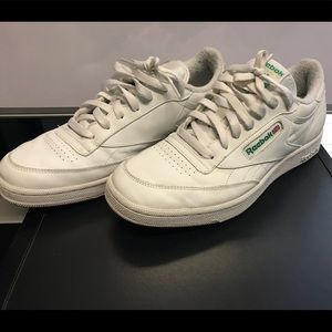 USED/. Reebok Classics 👟